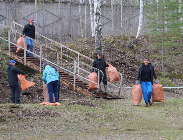 Эковолонтеры Нижнего Тагила привели в порядок территорию старого Демидовского завода