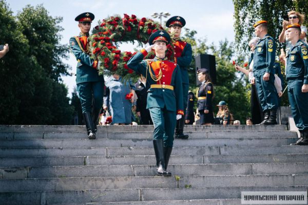 Во имя жизни: 1418 колокольчиков напомнили екатеринбуржцам о каждом дне Великой Отечественной войны
