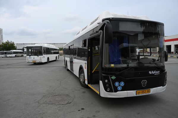 Новые автобусы поступят в автопарк уральской столицы