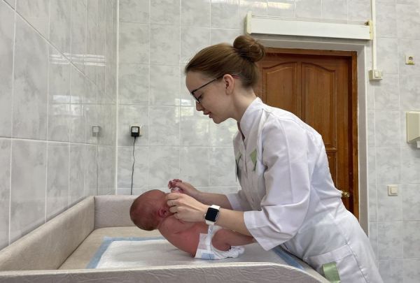В Екатеринбурге неонатальный скрининг помог выявить тяжелые заболевания у 12 детей