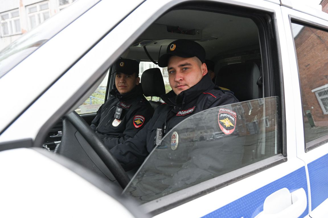 Один день из окна служебного УАЗа: мы увидели изнутри работу самого боеспособного подразделения полиции