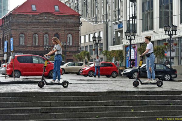 В Екатеринбурге с начала сезона в ДТП с самокатами  пострадали 9 человек