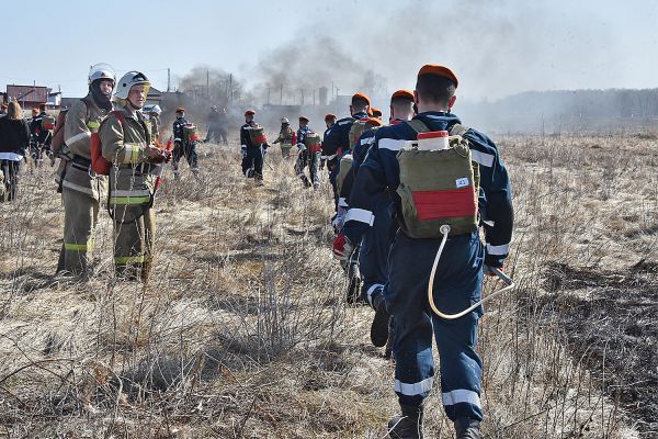 Уральские пожарные получат по 50 тысяч рублей