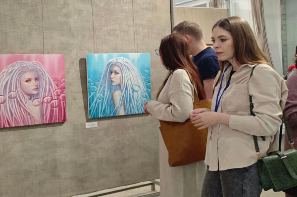 Каменск-Уральский приглашает оценить многообразие стилей на 63-й городской художественной выставке