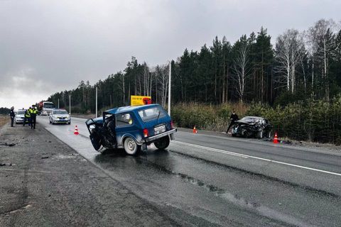 Водитель «Нивы» погибла в смертельном ДТП под Екатеринбургом