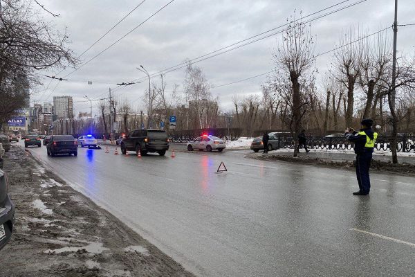 В Екатеринбурге водитель насмерть сбил 78-летнюю женщину на Белинского