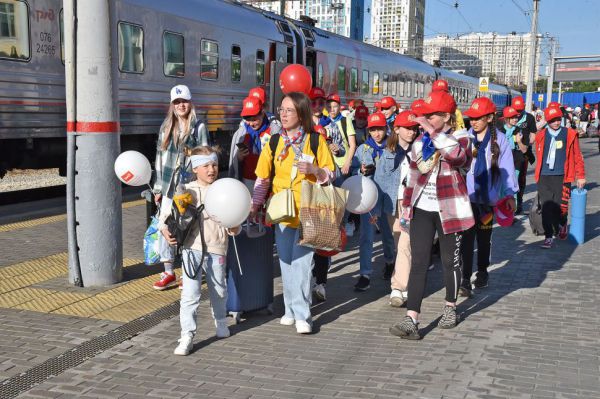 Каждая шестая семья предпочла детскому отдыху в августе подготовку к учебе