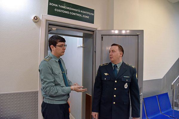 Пассажир получил уголовную статью за оскорбление таможенника в аэропорту Кольцово 
