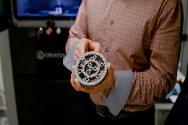Уральские ученые разработали модель порошка для 3D-печати магнитов