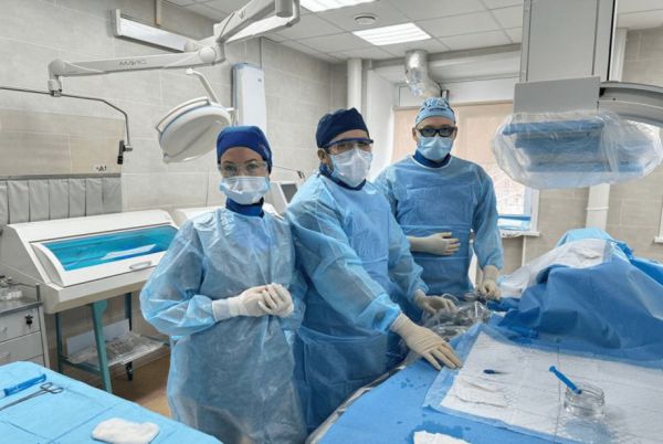 В Асбесте хирурги впервые выполнили пациенту  стентирование сонной артерии