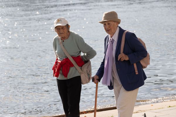 После 80 лет пенсия увеличивается: более 130 тысяч свердловчан получают повышенные выплаты