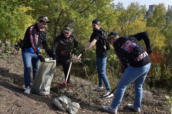 В Екатеринбурге экоактивист   организовал десять субботников по уборке мусора