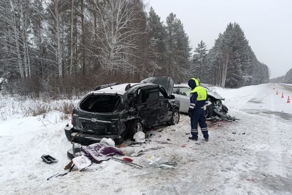 Четыре свердловчанина пострадали в ДТП на Полевском тракте