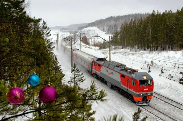 СвЖД запустит дополнительные поезда из Екатеринбурга на новогодние праздники