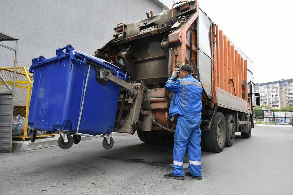 Спецавтобаза вывезла из Первоуральска, Ревды и других населенных пунктов Западного кластера свыше 8 тысяч тонн отходов