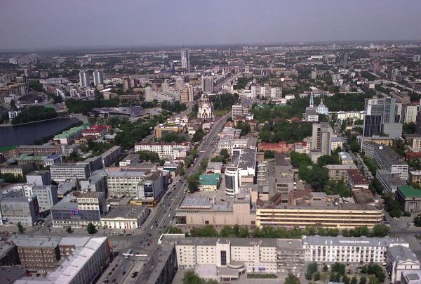 В какой бы город вы перенесли столицу России?