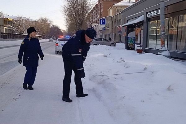 В Екатеринбурге ГИБДД выявила недостатки в содержании дорог и улиц