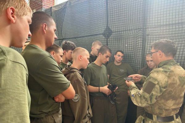 290 юных свердловчан стали участниками первой смены лагеря «Время юных героев»