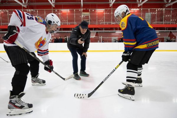 В Екатеринбурге состоялся матч НХЛ с участием министров и полпреда Президента РФ. Фото