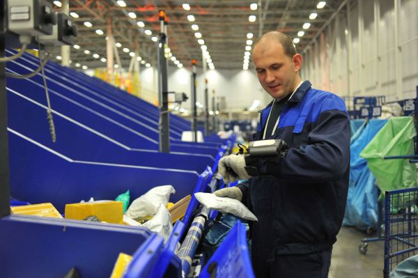 Более 320 тысяч новогодних приветов и подарков: почтовики столицы Урала подвели итоги работы за новогодние праздники