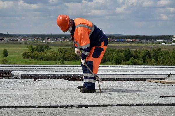 Областные власти направили на ремонт дорог в Каменске-Уральском около 400 млн рублей