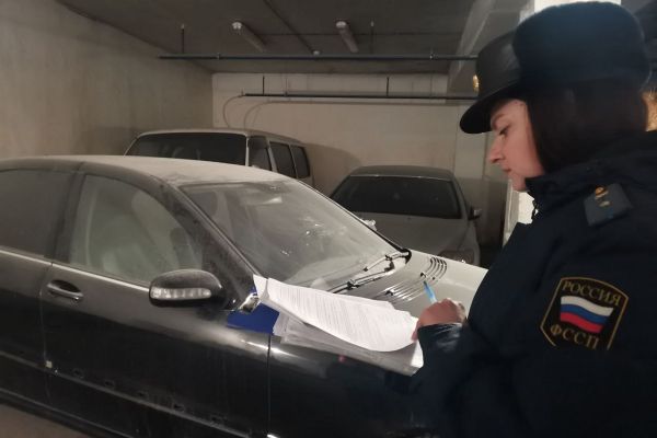 В Екатеринбурге приставы нашли иномарку должника, которую он якобы сдал в утиль