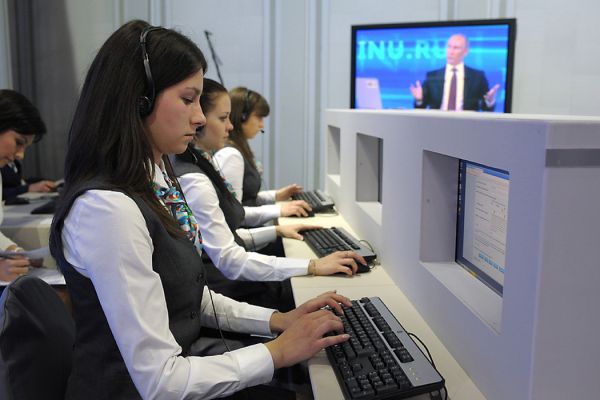 Кол-центр в Екатеринбурге принимает вопросы на «Прямую линию с Владимиром Путиным»