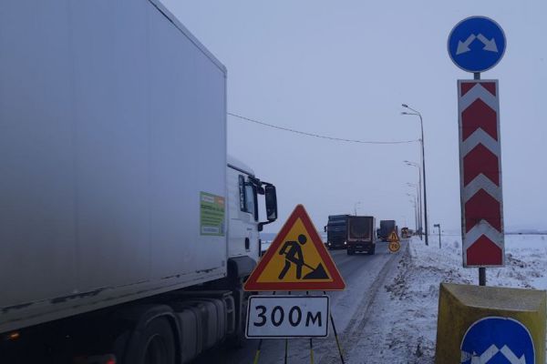 На Пермском тракте из-за уборки снега ввели реверсивное движение