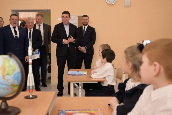 В отдаленном селе Свердловской области ввели школу, построенную по поручению губернатора