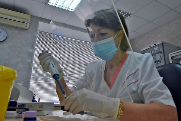 В Свердловской области в первую неделю января коронавирусом заразились 502 человека