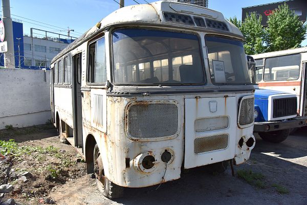 Фоторепортаж: журналистам показали автобусы, которые ходили по Екатеринбургу в прошлом веке