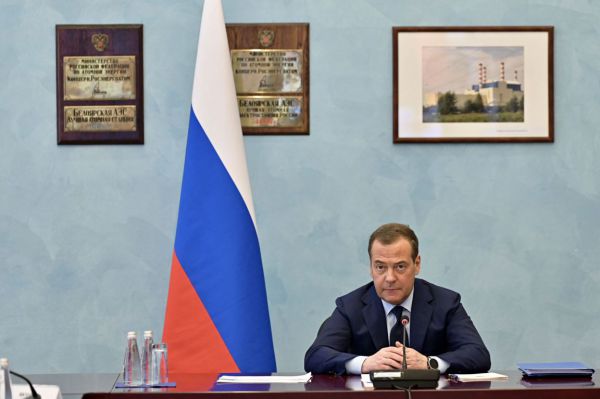 Дмитрий Медведев отметил высокий результат свердловского отделения «ЕР» под руководством Евгения Куйвашева