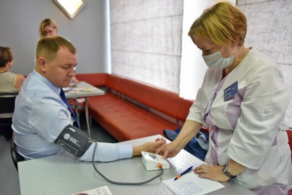 Свердловские врачи дали более 2,5 консультаций в медицинских чатах