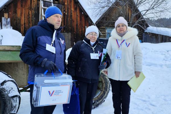 В Свердловской области жители труднодоступных поселков проголосовали на выборах президента РФ