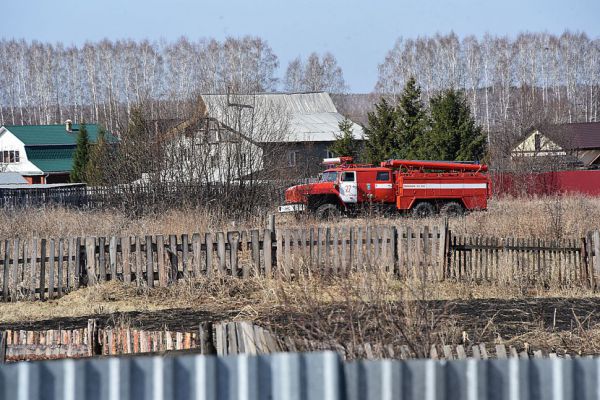 В уральском поселке в пожаре погибли мужчина и двое детей