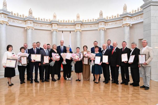 Более 40 выдающимся уральцам вручены государственные и региональные награды