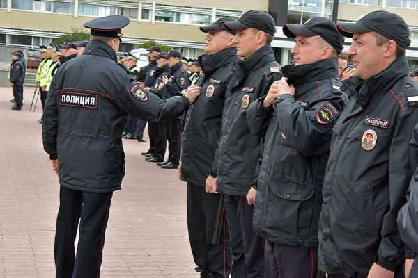 В Свердловской области полицейские привлекли за нарушение эпидрежима по коронавирусу 11 человек