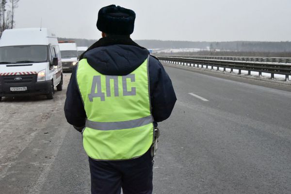 Серовские полицейские дважды спасли замерзавших автомобилистов