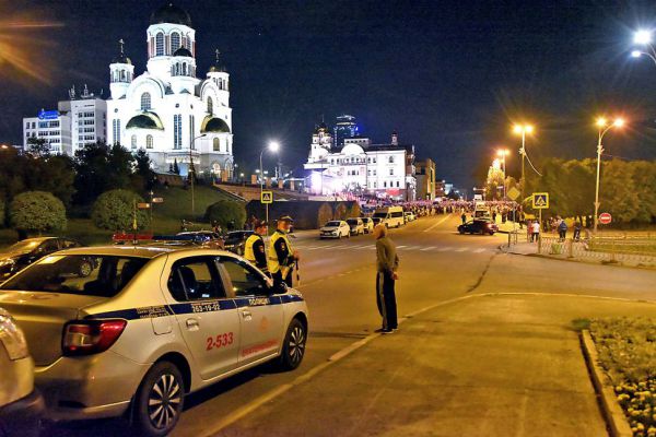 Центр Екатеринбурга перекроют для транспорта из-за крёстного хода