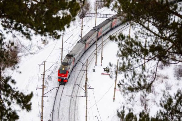 Свердловская железная дорога перевезла почти 2,5 миллиона человек за месяц