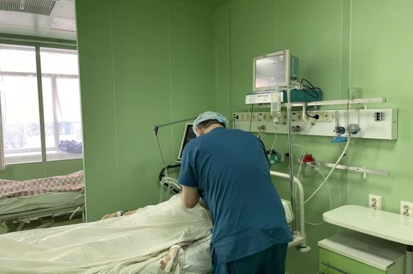 Уральские врачи успешно прооперировали женщину после подения с седьмого этажа