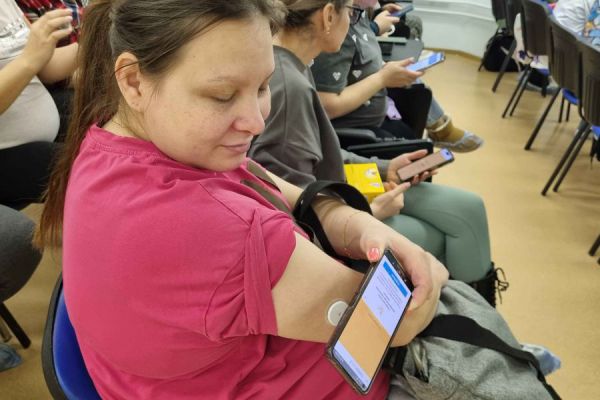 Юных свердловчан с сахарным диабетом обеспечат датчиками для непрерывного контроля глюкозы