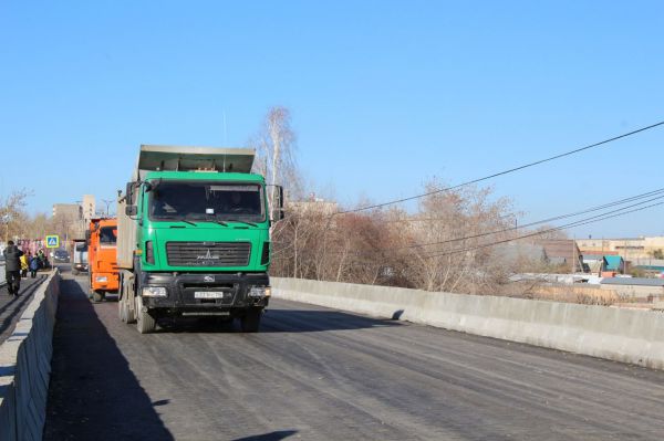 В Богдановиче открыли движение по отремонтированному мосту