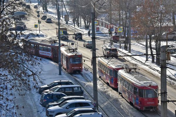 В Екатеринбурге из-за ДТП встали трамваи