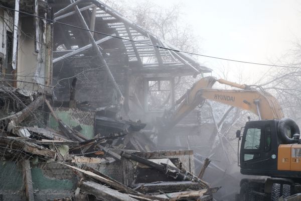 В Екатеринбурге начали сносить дома на улице Энергостроителей