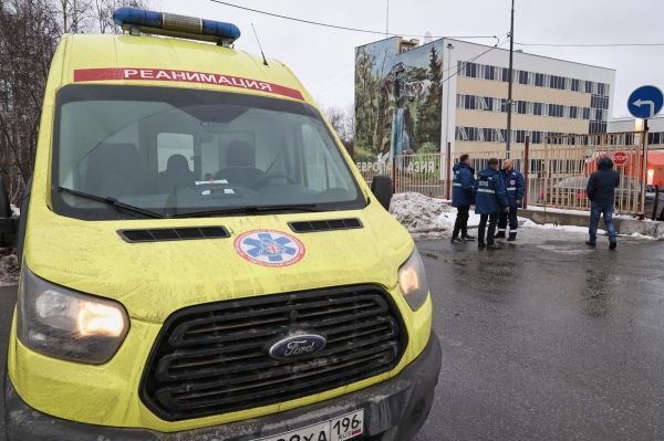 В Екатеринбурге водитель скорой помощи уснул за рулем и спровоцировал ДТП