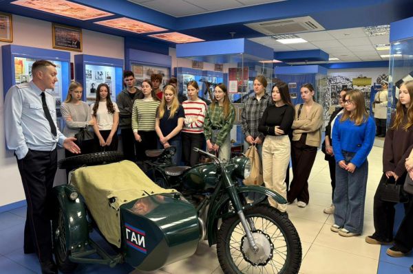 Будущих специалистов по экономической безопасности познакомили с историей свердловской полиции