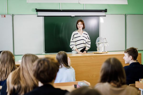 Честь и достоинство уральских педагогов будет защищать специальная комиссия