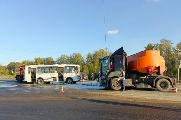 Число пострадавших в ДТП с пассажирским автобусом на Среднем Урале увеличилось до 10