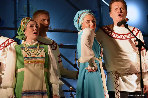 Избалованные москвичи рукоплескали Уральскому народному хору
